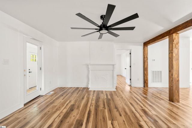 221 Calvert Street, Spartanburg, SC 29307