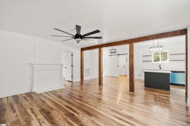 221 Calvert Street, Spartanburg, SC 29307