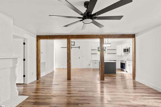 221 Calvert Street, Spartanburg, SC 29307