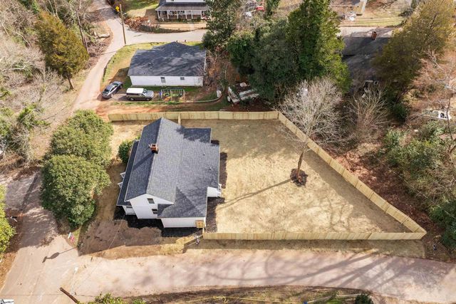 221 Calvert Street, Spartanburg, SC 29307