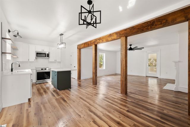 221 Calvert Street, Spartanburg, SC 29307