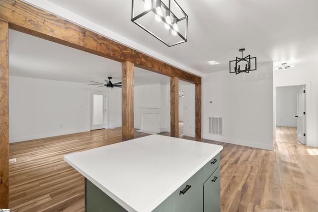 221 Calvert Street, Spartanburg, SC 29307