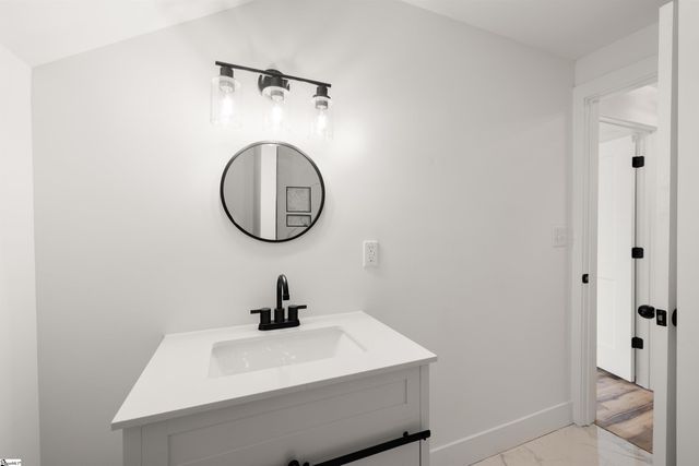 221 Calvert Street, Spartanburg, SC 29307