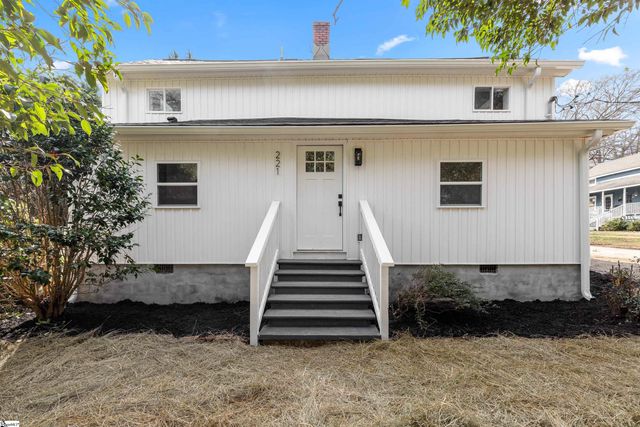 221 Calvert Street, Spartanburg, SC 29307