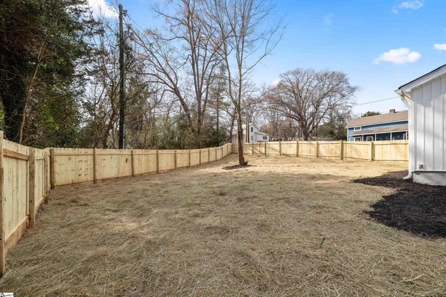 221 Calvert Street, Spartanburg, SC 29307