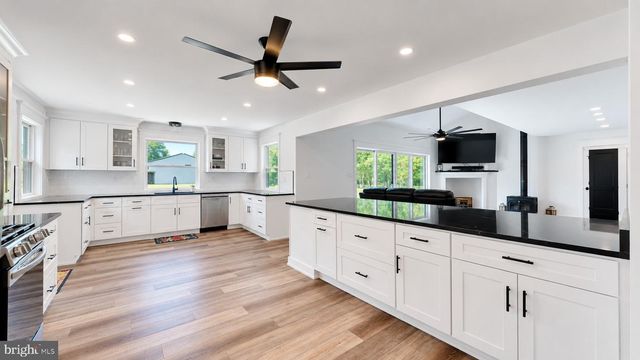 811 DARMSTADT AVE, Egg Harbor City, NJ 08215
