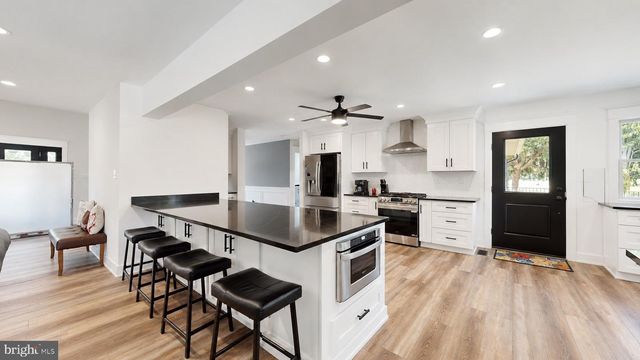 811 DARMSTADT AVE, Egg Harbor City, NJ 08215