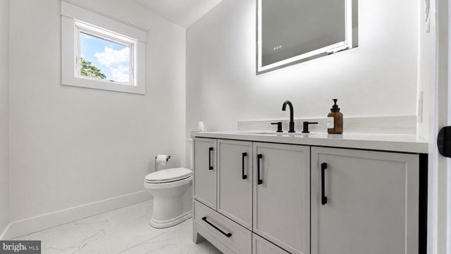 811 DARMSTADT AVE, Egg Harbor City, NJ 08215