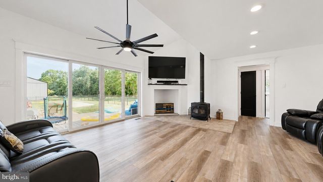 811 DARMSTADT AVE, Egg Harbor City, NJ 08215