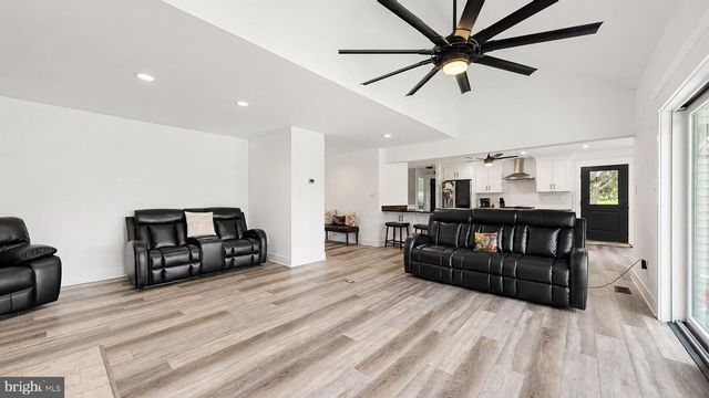 811 DARMSTADT AVE, Egg Harbor City, NJ 08215