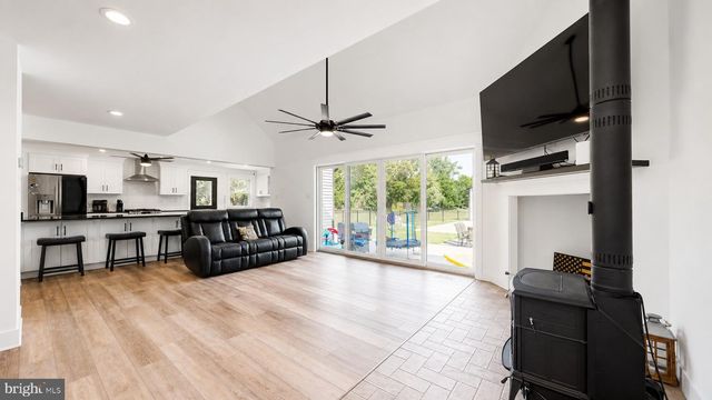 811 DARMSTADT AVE, Egg Harbor City, NJ 08215