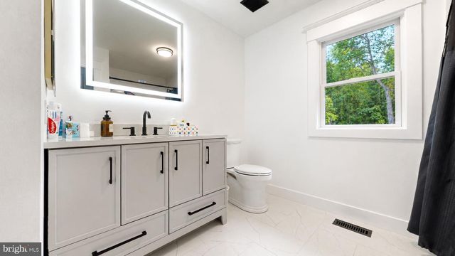 811 DARMSTADT AVE, Egg Harbor City, NJ 08215