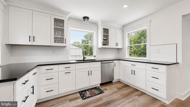 811 DARMSTADT AVE, Egg Harbor City, NJ 08215