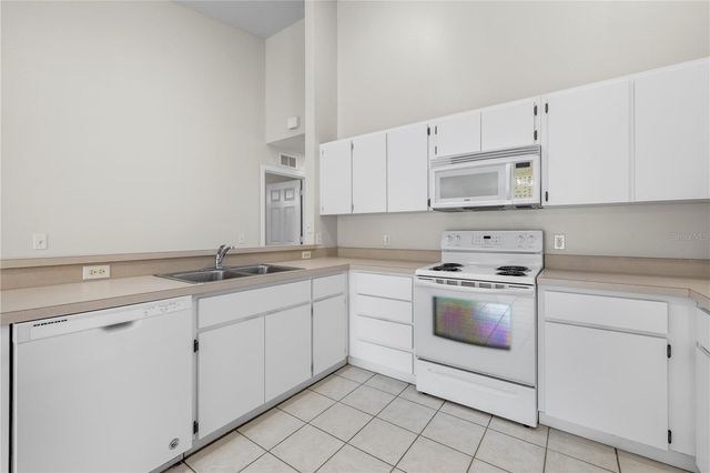 37228 GRASSY HILL LANE, Dade City, FL 33525