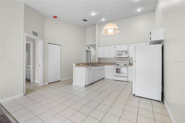 37228 GRASSY HILL LANE, Dade City, FL 33525