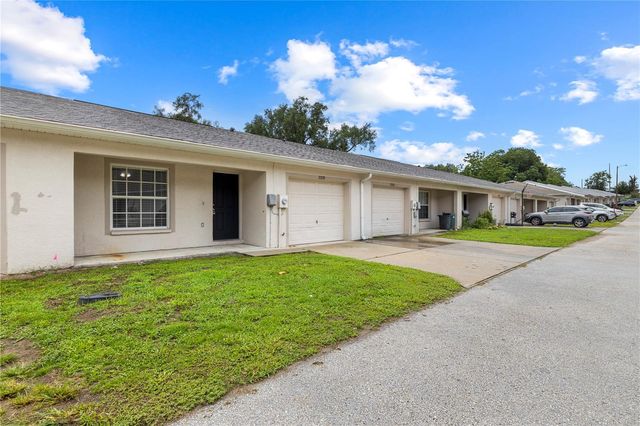 37228 GRASSY HILL LANE, Dade City, FL 33525