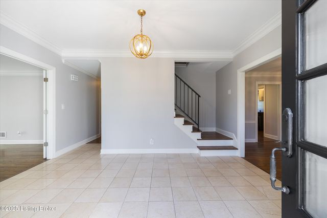 5509 Apache Rd, Louisville, KY 40207