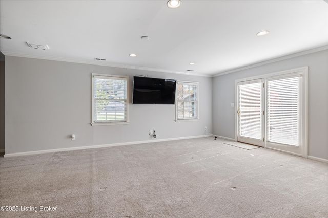 5509 Apache Rd, Louisville, KY 40207