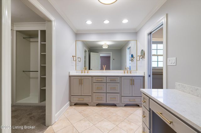 5509 Apache Rd, Louisville, KY 40207