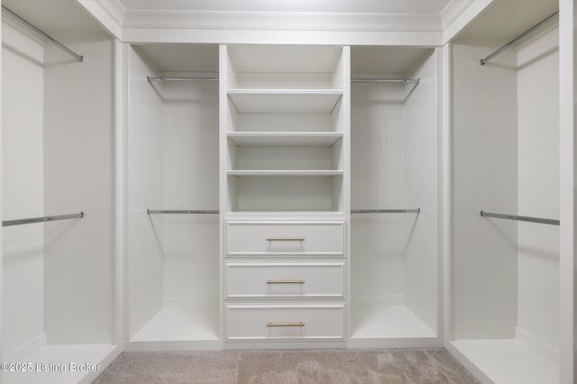 5509 Apache Rd, Louisville, KY 40207