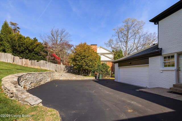 5509 Apache Rd, Louisville, KY 40207