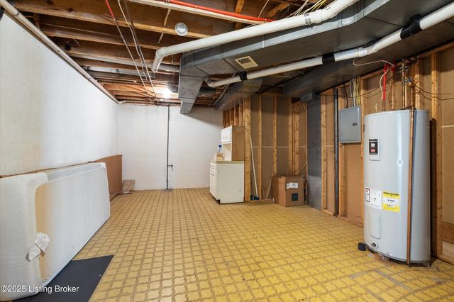 5509 Apache Rd, Louisville, KY 40207