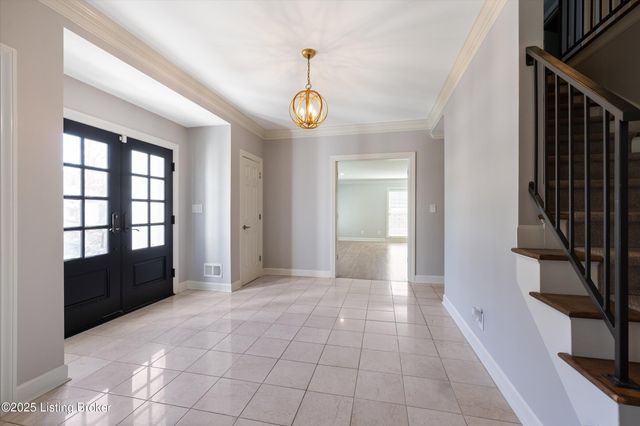 5509 Apache Rd, Louisville, KY 40207