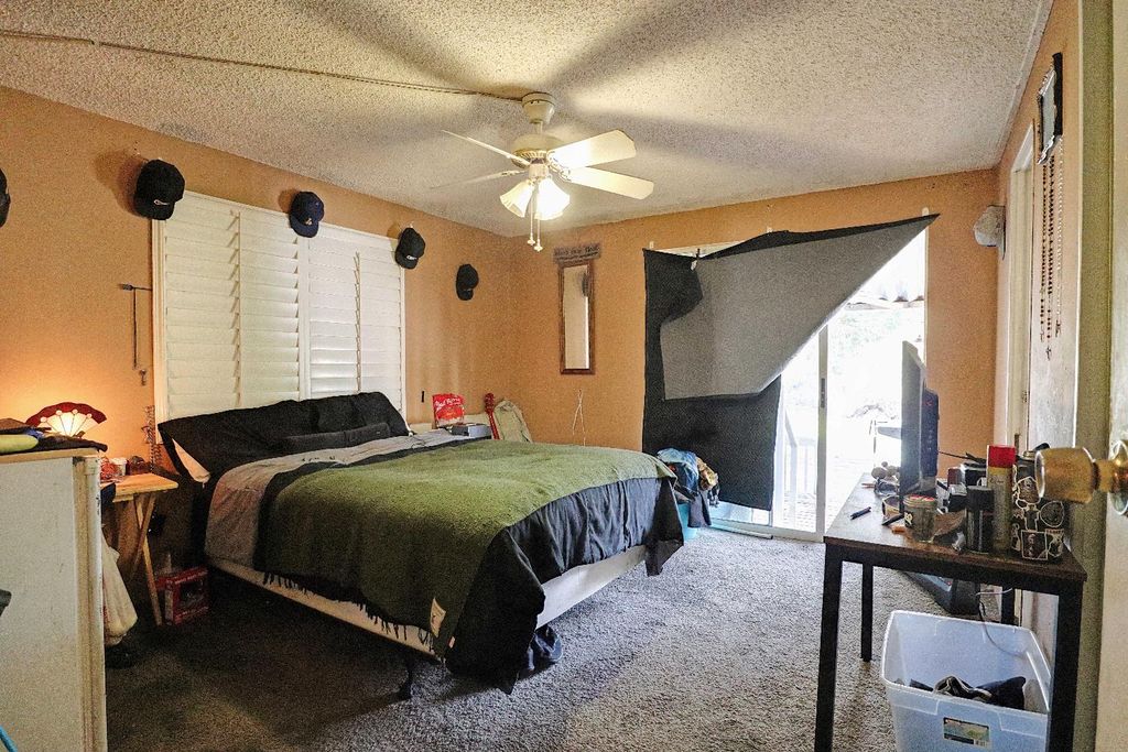 Image 10 of property listing at 25433 Trimmer Springs # 4, Sanger, CA 93657