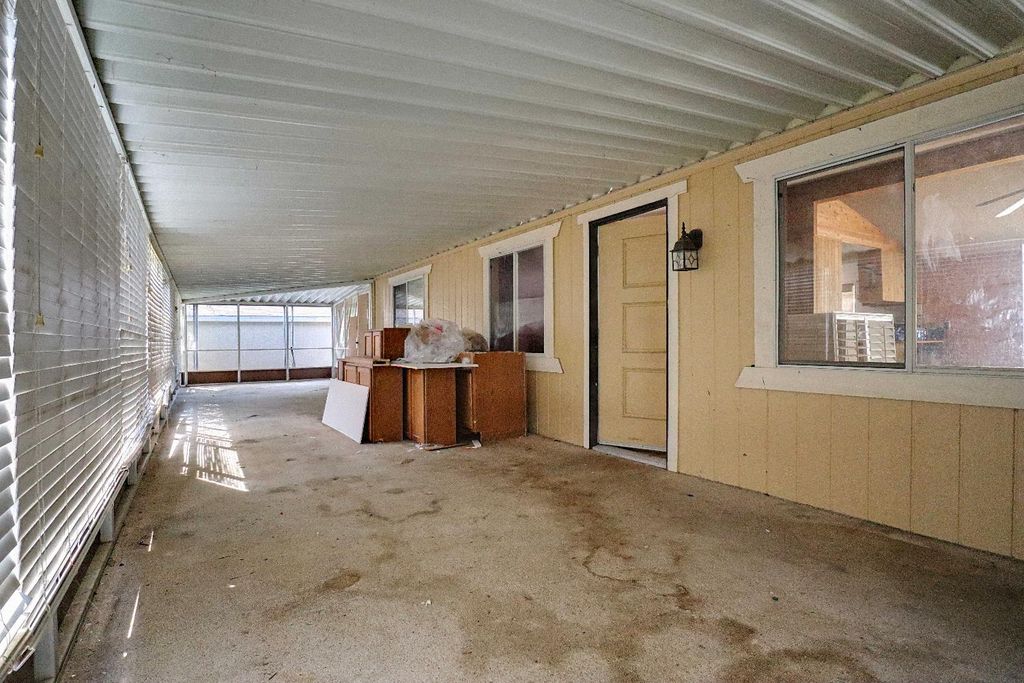 Image 17 of property listing at 25433 Trimmer Springs # 4, Sanger, CA 93657