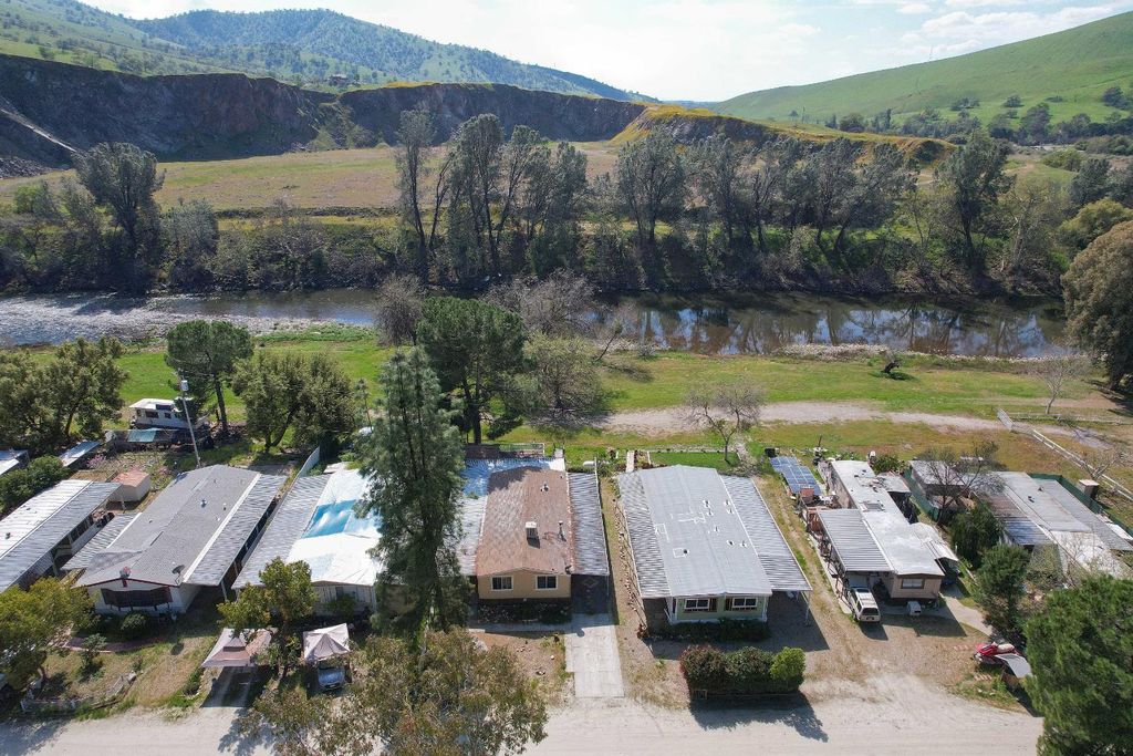 Image 19 of property listing at 25433 Trimmer Springs # 4, Sanger, CA 93657