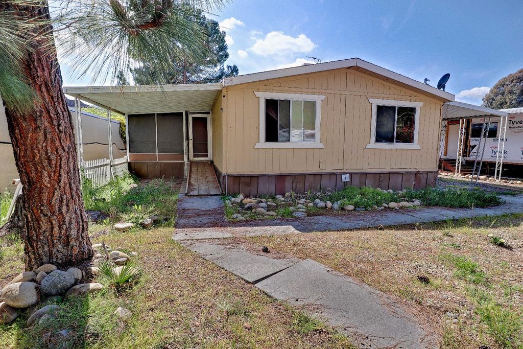 Image 2 of property listing at 25433 Trimmer Springs # 4, Sanger, CA 93657