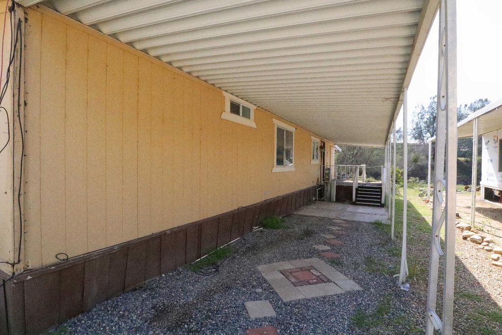 Image 21 of property listing at 25433 Trimmer Springs # 4, Sanger, CA 93657