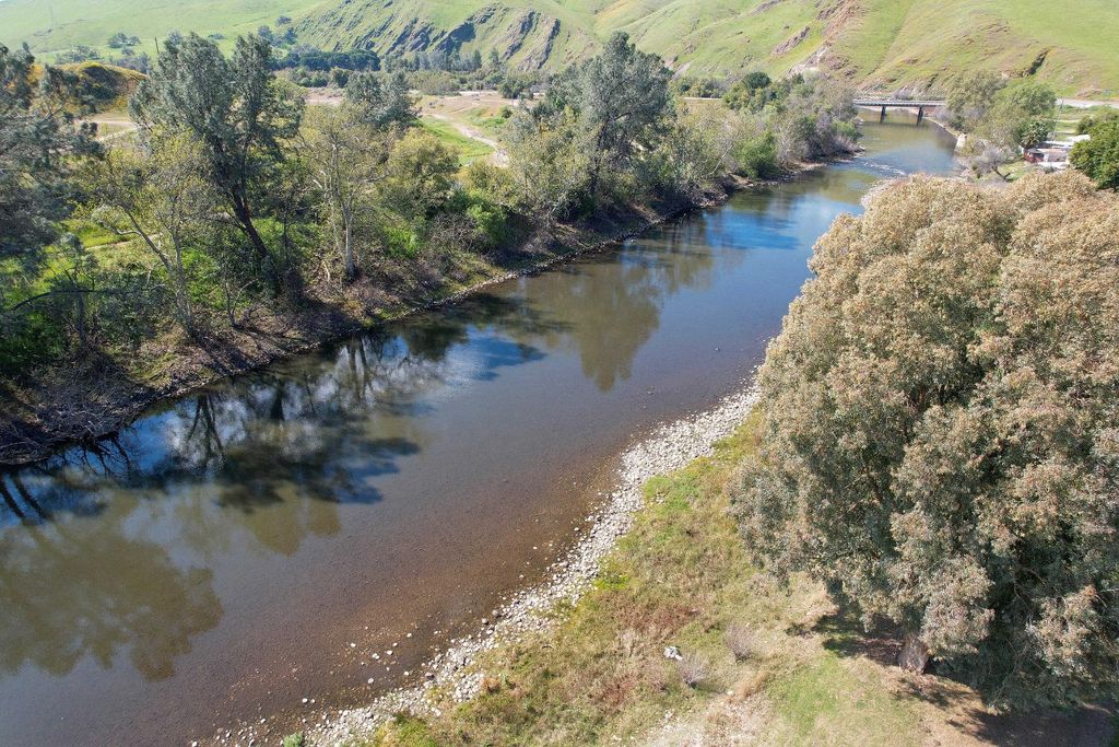 Image 29 of property listing at 25433 Trimmer Springs # 4, Sanger, CA 93657