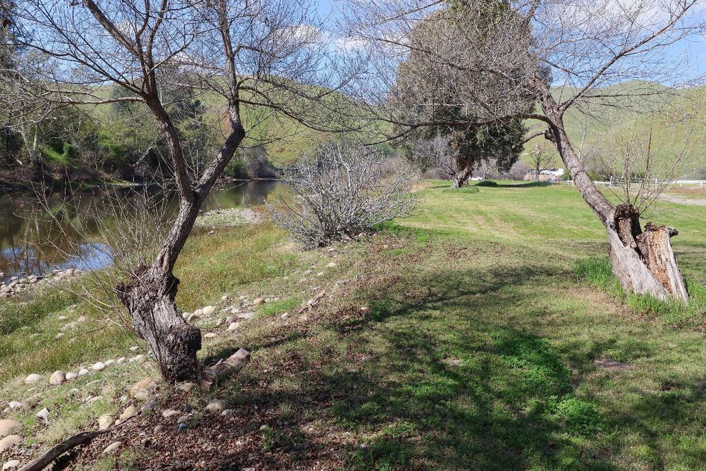 Image 32 of property listing at 25433 Trimmer Springs # 4, Sanger, CA 93657