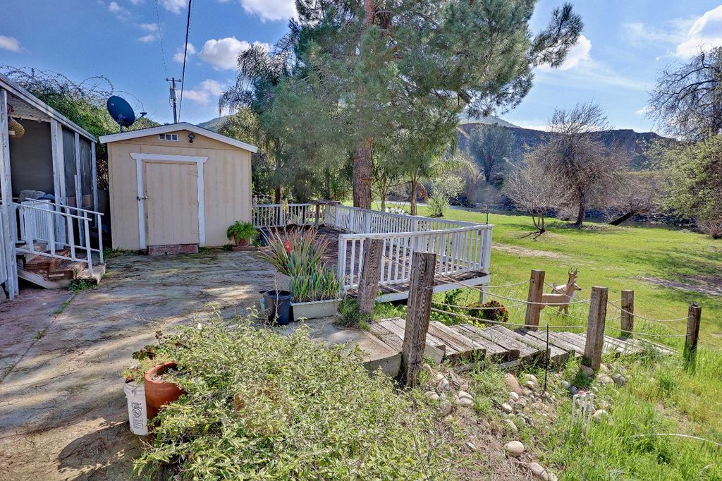 Image 5 of property listing at 25433 Trimmer Springs # 4, Sanger, CA 93657