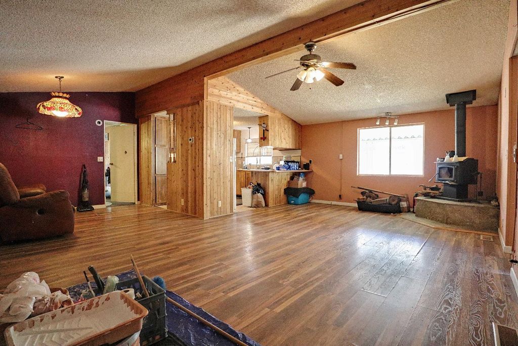 Image 7 of property listing at 25433 Trimmer Springs # 4, Sanger, CA 93657