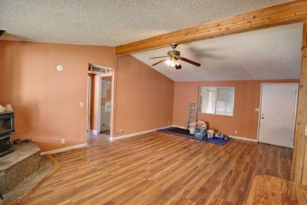 Image 9 of property listing at 25433 Trimmer Springs # 4, Sanger, CA 93657