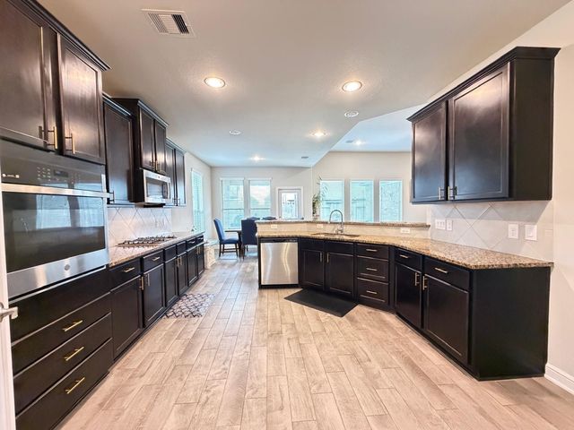 244 Upland Drive, Waller, TX 77484