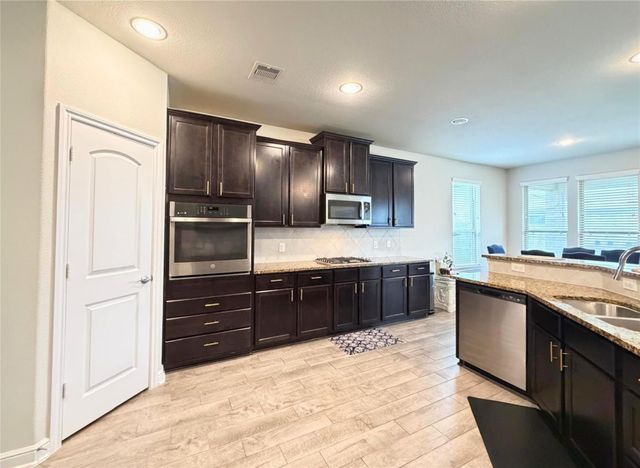 244 Upland Drive, Waller, TX 77484