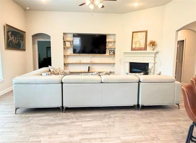 244 Upland Drive, Waller, TX 77484