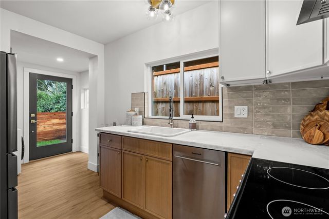 1604 NW 70th Street, Seattle, WA 98117