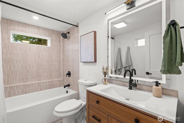 1604 NW 70th Street, Seattle, WA 98117