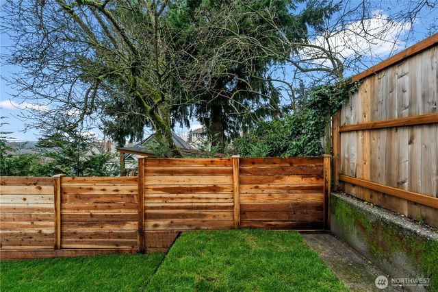 1604 NW 70th Street, Seattle, WA 98117