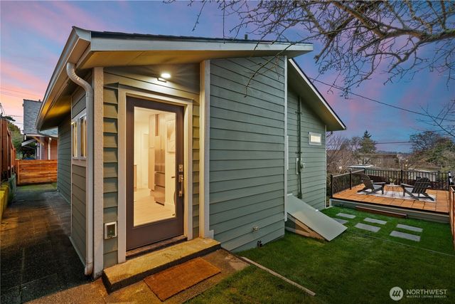 1604 NW 70th Street, Seattle, WA 98117