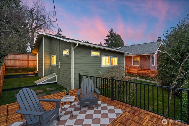 1604 NW 70th Street, Seattle, WA 98117