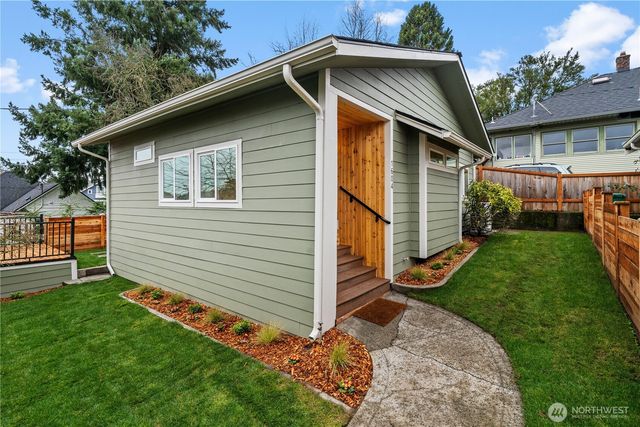 1604 NW 70th Street, Seattle, WA 98117