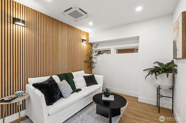 1604 NW 70th Street, Seattle, WA 98117