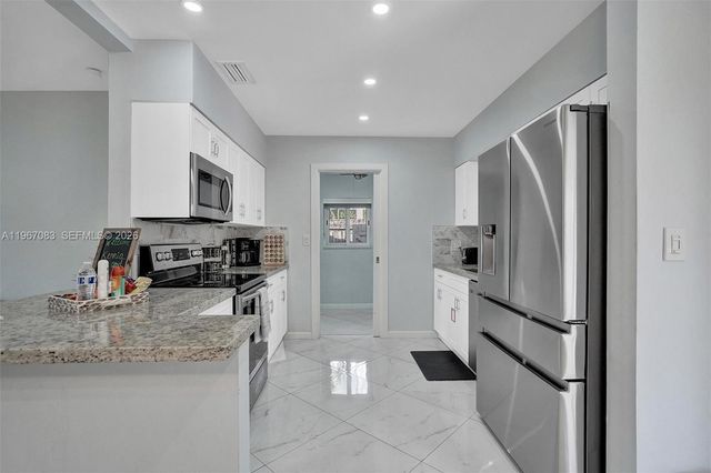 5230 NE 20th Ave, Fort Lauderdale, FL 33308