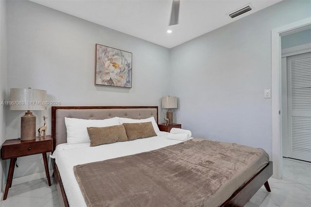 5230 NE 20th Ave, Fort Lauderdale, FL 33308