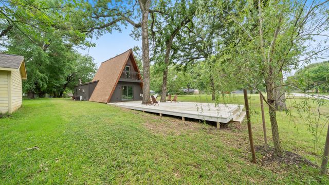 1519 Cherokee Trace, Tool, TX 75143